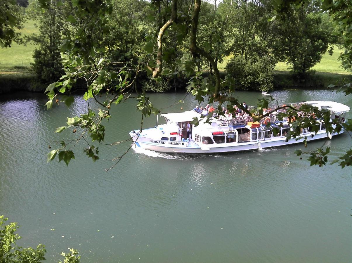 Camping Belle Riviere Chaniers Exterior photo