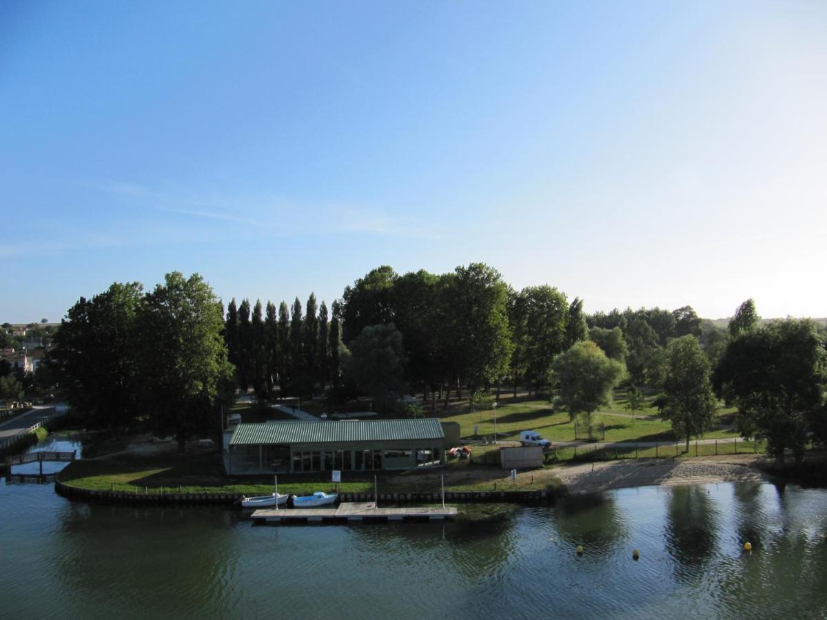 Camping Belle Riviere Chaniers Exterior photo