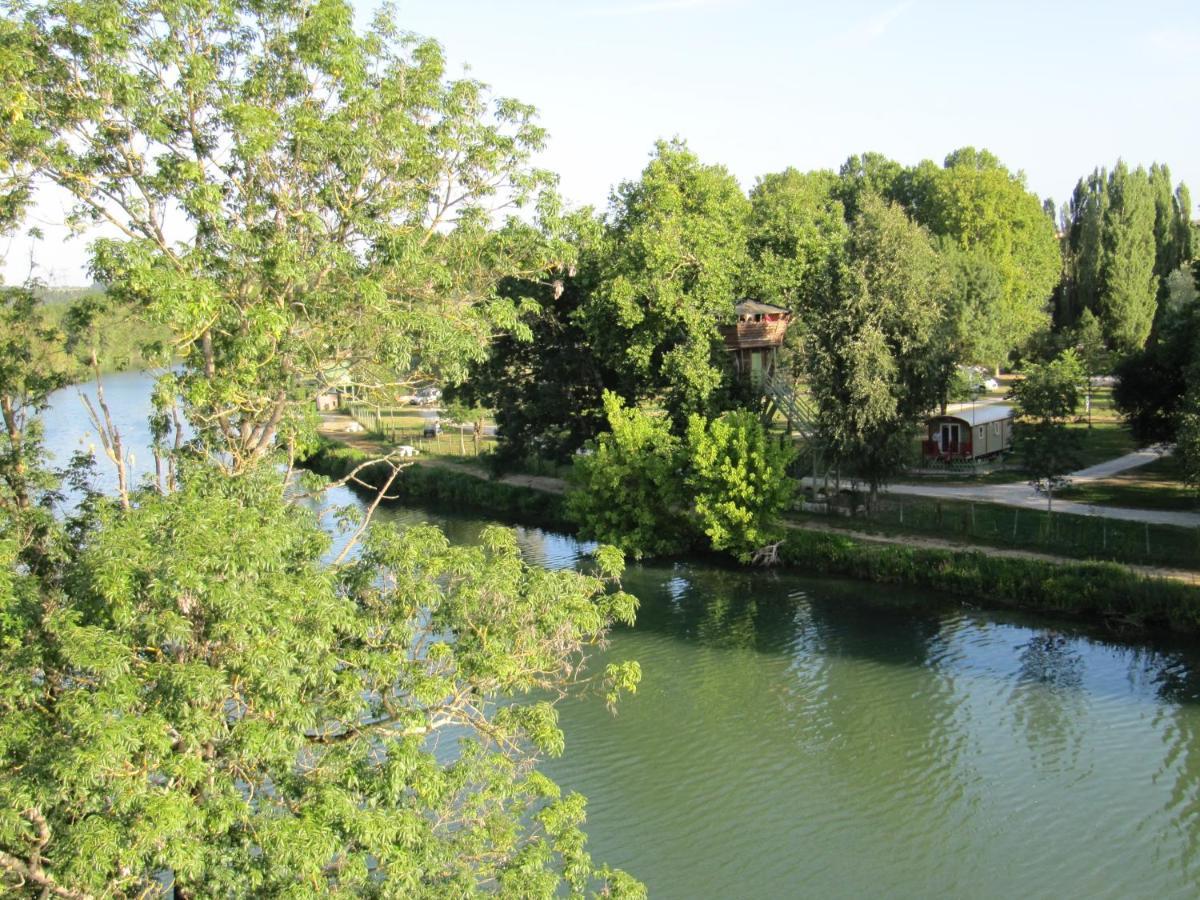 Camping Belle Riviere Chaniers Exterior photo