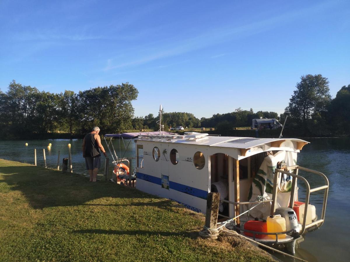 Camping Belle Riviere Chaniers Exterior photo