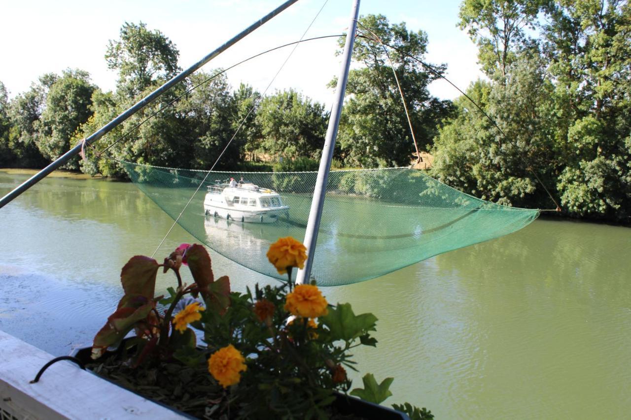 Camping Belle Riviere Chaniers Exterior photo