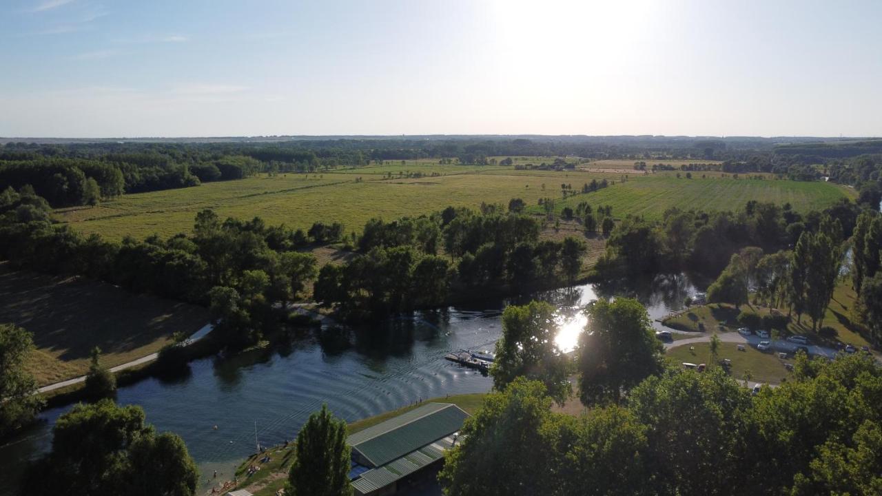 Camping Belle Riviere Chaniers Exterior photo