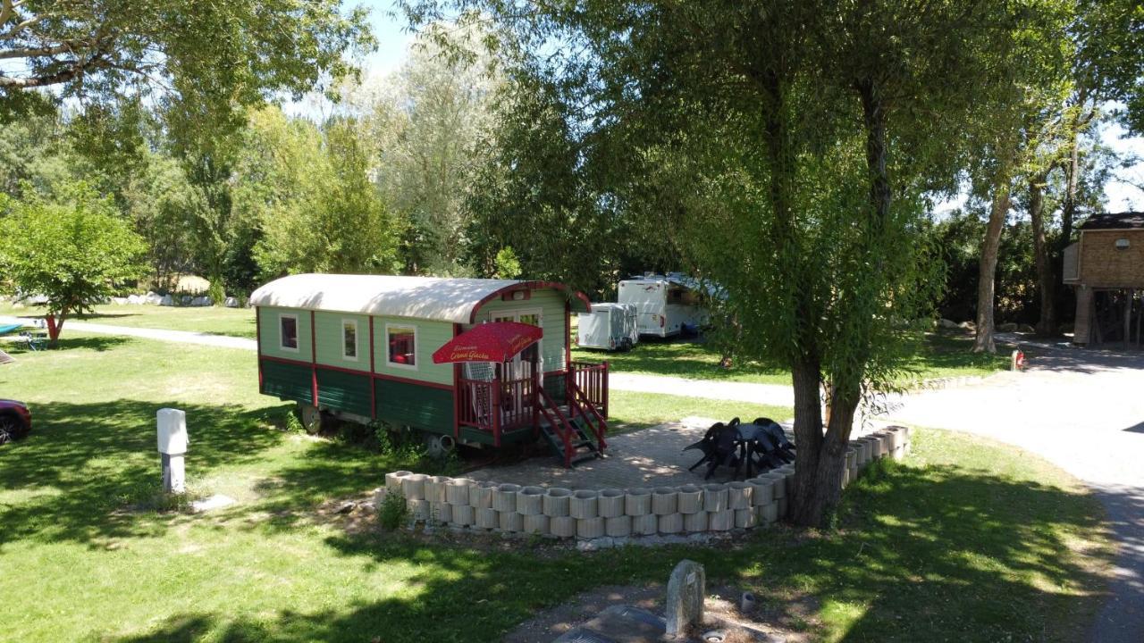 Camping Belle Riviere Chaniers Exterior photo